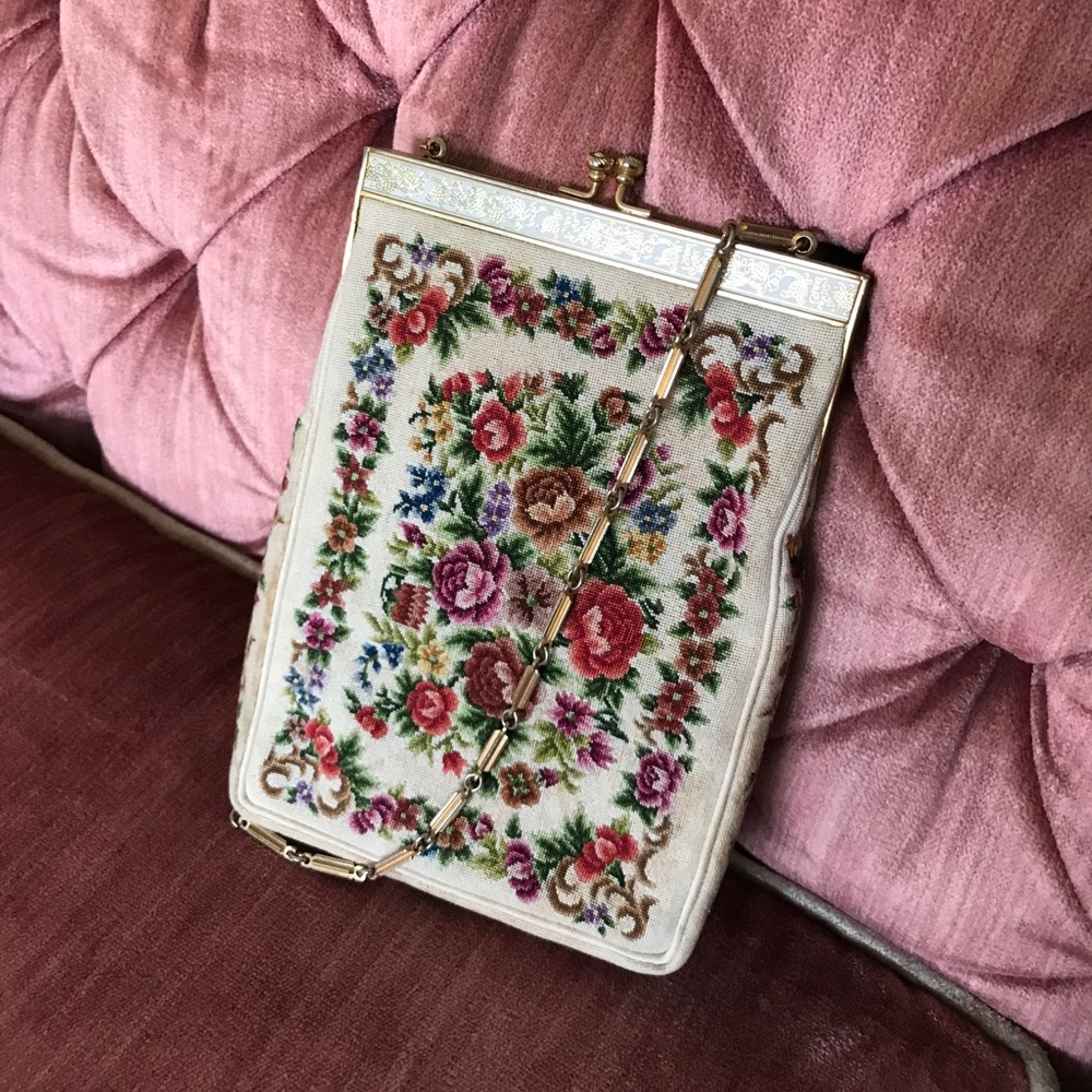 Floral Embroidered Clutch